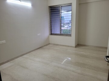 Room in 4 BHK Apartment at Dharmesh Apartment, Shivajinagar – for Rent