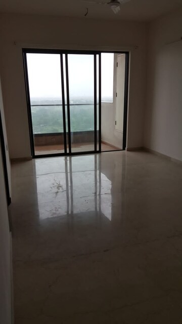 Room in 2 BHK Apartment at Lodha Lakeshore Greens, Dombivli East – for Rent