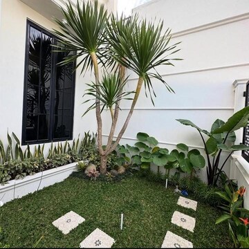 Balcony in 2 BHK Builder Floor at Sector 31 – for Rent
