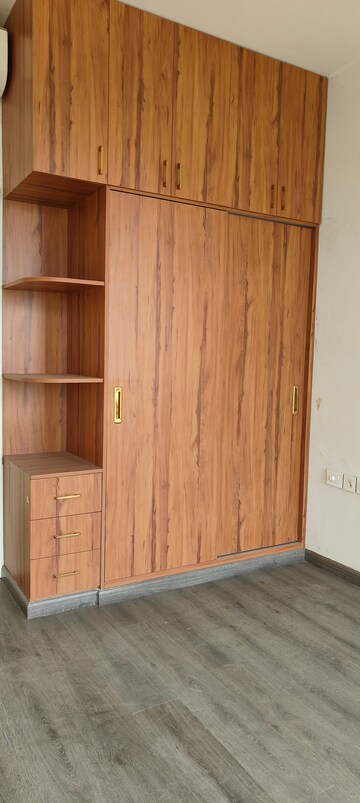 2 BHK Apartment For Rent in Ireo The Corridors, Sector 67a