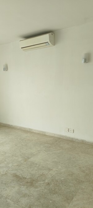 Room in 2 BHK Apartment at Ireo The Corridors, Sector 67a – for Sale