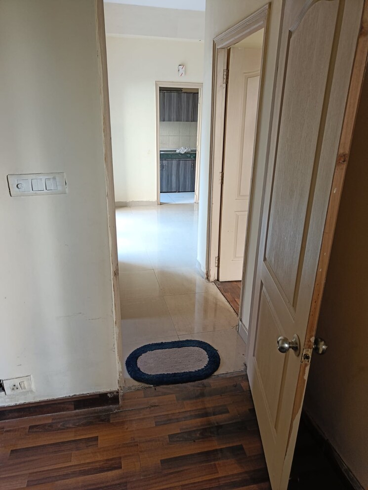 Bathroom, paras-tierea 2 Bedroom 825 Sq.Ft. Apartment In Sector 137 Noida 8859629