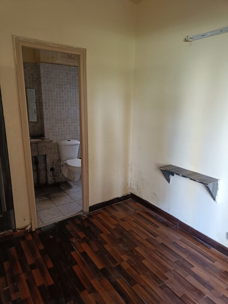 Room, paras-tierea 2 Bedroom 825 Sq.Ft. Apartment In Sector 137 Noida 8859629