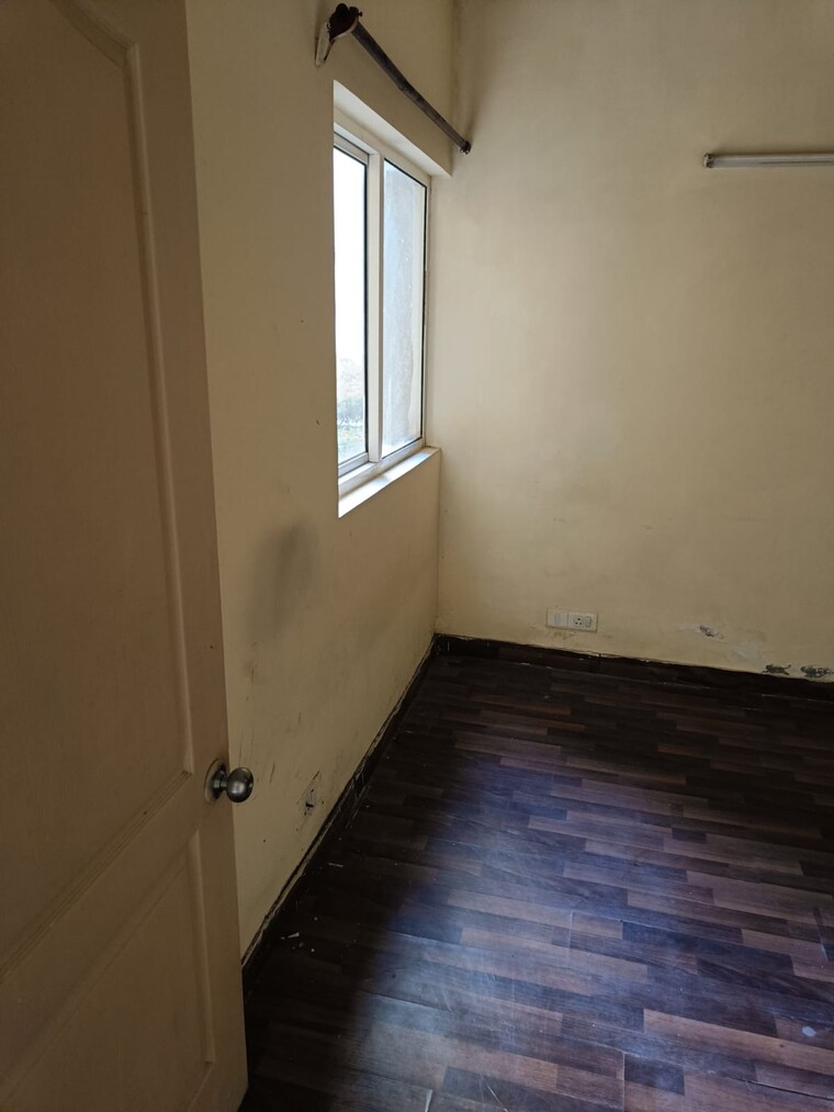 Room, paras-tierea 2 Bedroom 825 Sq.Ft. Apartment In Sector 137 Noida 8859629