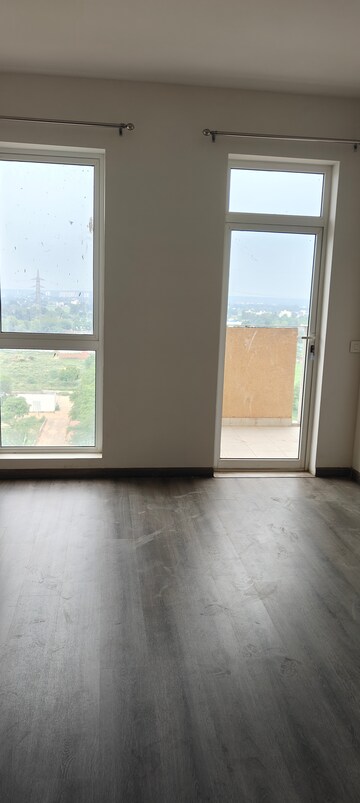 Room in 3 BHK Apartment at Ireo The Corridors, Sector 67a – for Sale