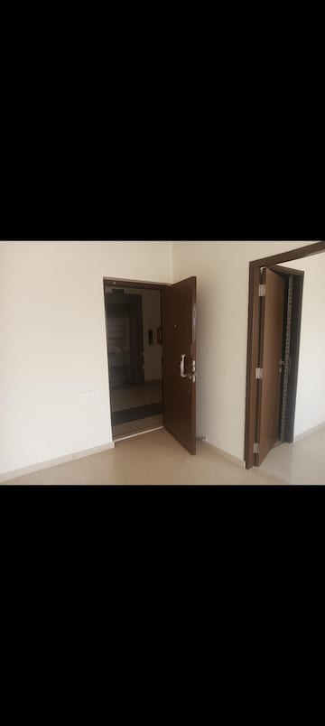 Room in 2 BHK Apartment at Omkar Signet, Malad East – for Rent