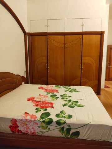 Bedroom in 5 BHK Villa at Arera Colony – for Rent