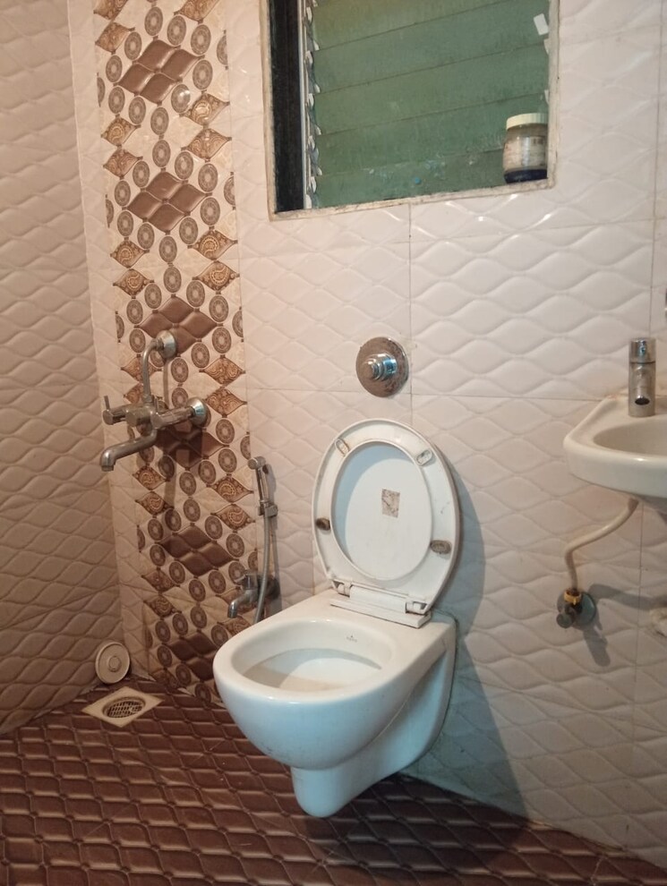 Bathroom, shreyas-chs 1 Bedroom 470 Sq.Ft. Apartment In Goregaon East Mumbai 8859675