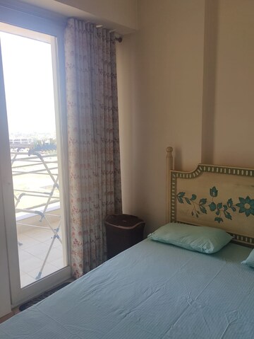 Bedroom in 3 BHK Apartment at DLF Ultima Phase II, Sector 81 – for Rent