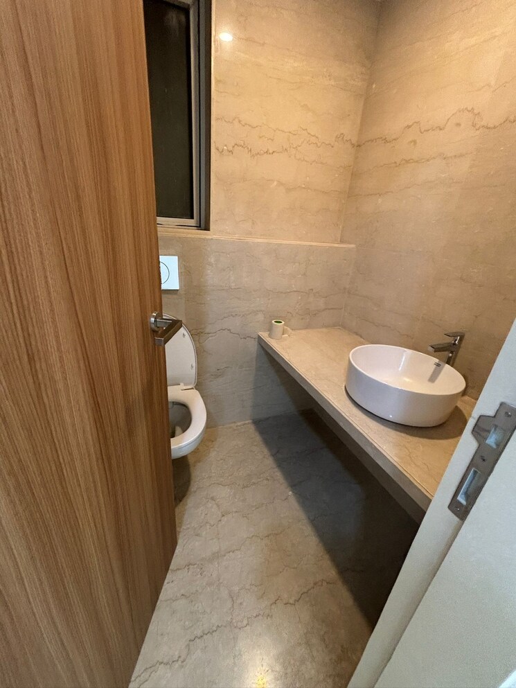 Bathroom, jewel-crest 3 Bedroom 967 Sq.Ft. Apartment In Mahim Mumbai 8859644