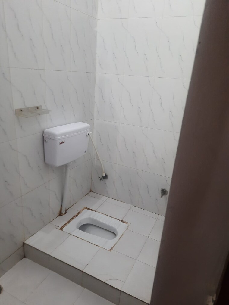 Bathroom, krishna nagar 3 Bedroom 1000 Sq.Ft. Independent House In Krishna Nagar Lucknow 8859739
