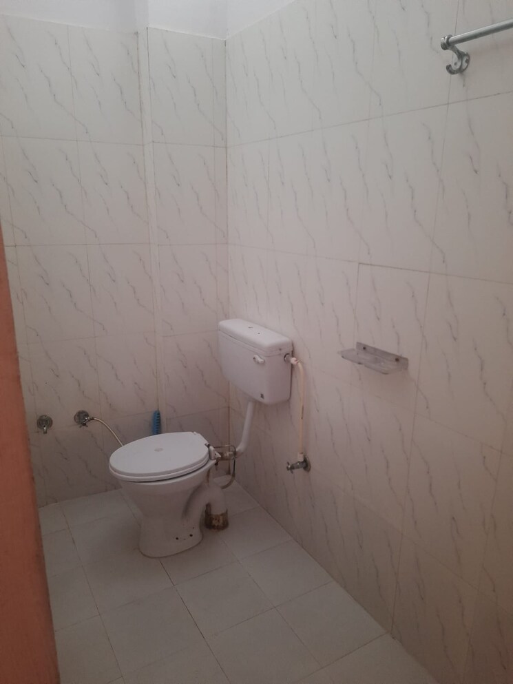 Bathroom, krishna nagar 3 Bedroom 1000 Sq.Ft. Independent House In Krishna Nagar Lucknow 8859739