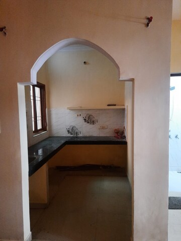 Furnished Amenities in 3 BHK Independent House at Krishna Nagar – for Sale