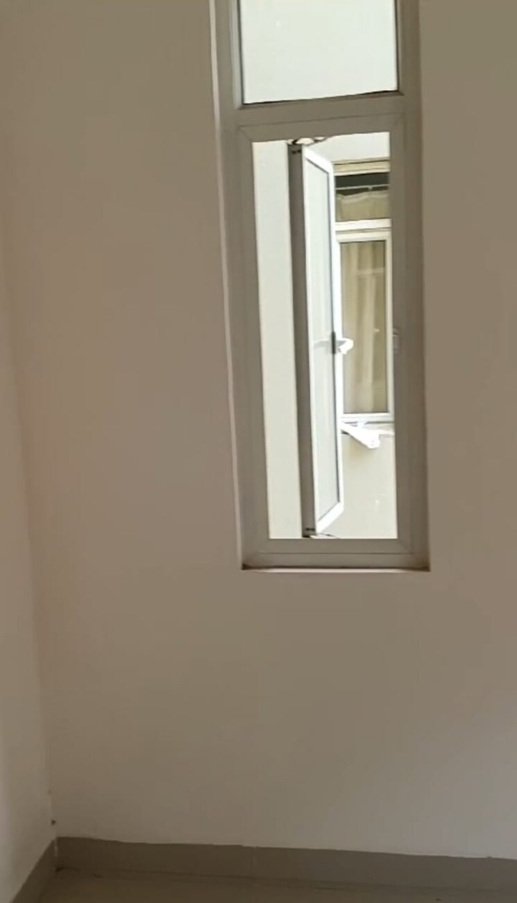 Room, wave-executive-floors 2 Bedroom 900 Sq.Ft. Apartment In Wave City Ghaziabad 8859677