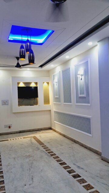 Building Lobby in 2 BHK Builder Floor at Subhash Nagar – for Rent