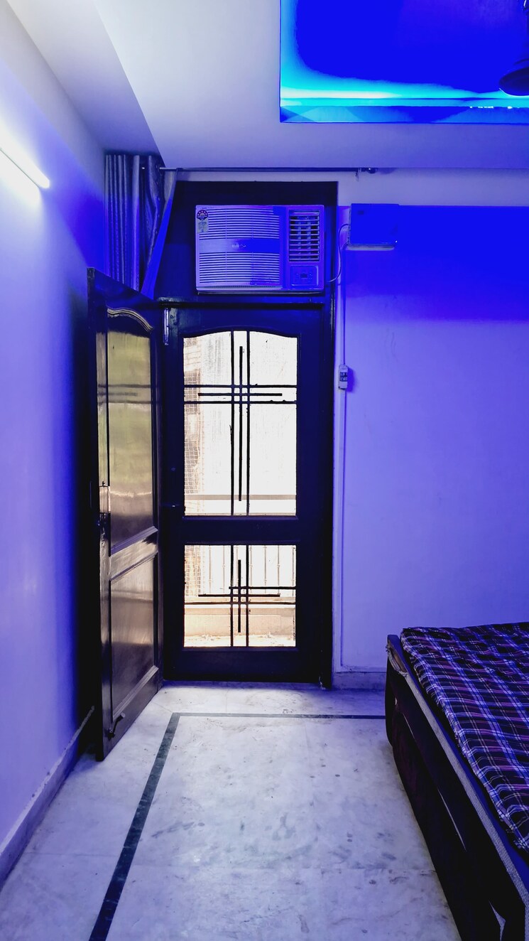 Room, subhash nagar 2 Bedroom 100 Sq.Yd. Builder Floor In Subhash Nagar Delhi 8859758