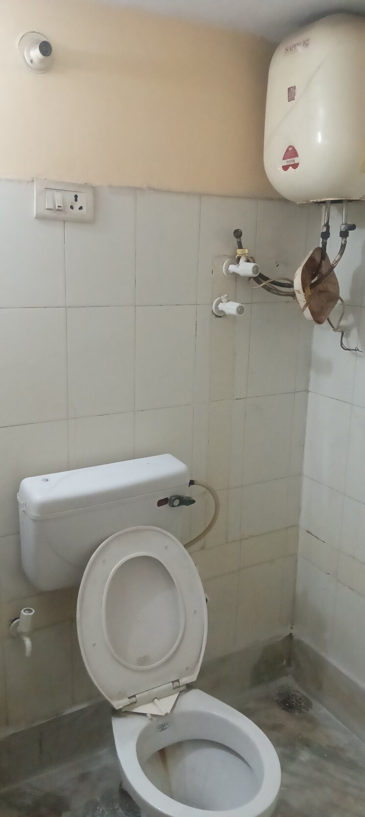 Bathroom, rwa-apartments-sector-51 1.5 Bedroom 650 Sq.Ft. Builder Floor In Sector 51 Noida 8859790