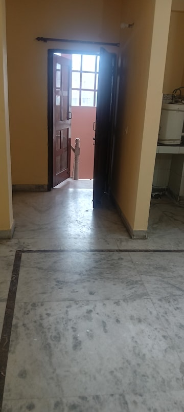 Room in 1.5 BHK Builder Floor at RWA Apartments Sector 51, Sector 51 – for Rent