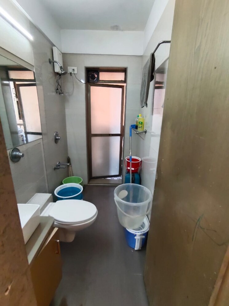 Bathroom, lodha-amara 2 Bedroom 700 Sq.Ft. Apartment In Kolshet Road Thane 8859766