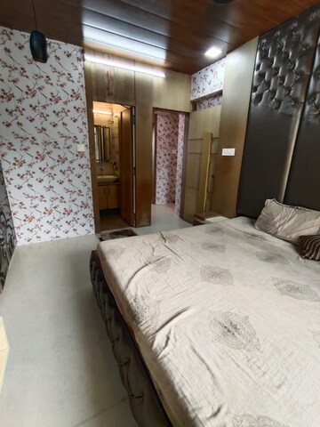 Bedroom in 2 BHK Apartment at Lodha Amara, Kolshet Road – for Rent