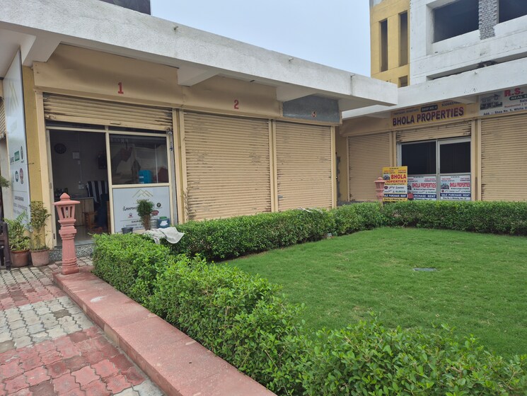 Garden, white-lily-residency Commercial Shop 14 Sq.Yd. In Sonipat Road Sonipat 8859795