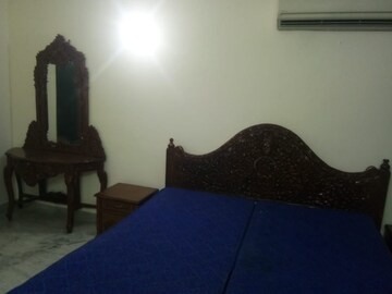 Bedroom in 4 BHK Apartment at Ansal Sushant Apartments, Sushant Lok I – for Rent