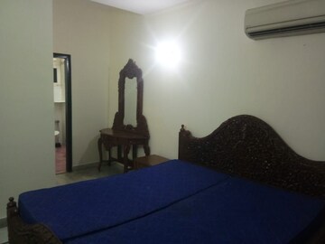 Living Room in 4 BHK Apartment at Ansal Sushant Apartments, Sushant Lok I – for Rent