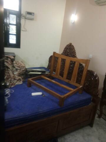 Bedroom in 4 BHK Apartment at Ansal Sushant Apartments, Sushant Lok I – for Rent