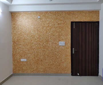 Room in 2 BHK Apartment at Quantum Homes, Raj Nagar Extension – for Sale