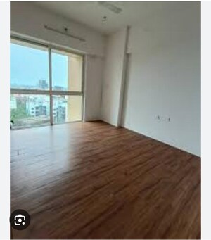 Room in 2.5 BHK Apartment at Vishwadeep Heights, Kandivali West – for Sale