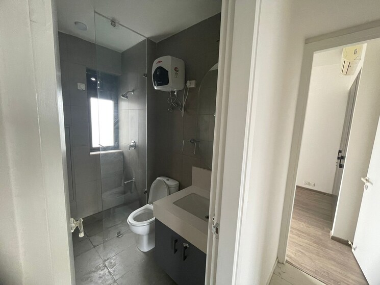 Bathroom, ireo-skyon 3.5 Bedroom 2045 Sq.Ft. Apartment In Sector 60 Gurgaon 8859840