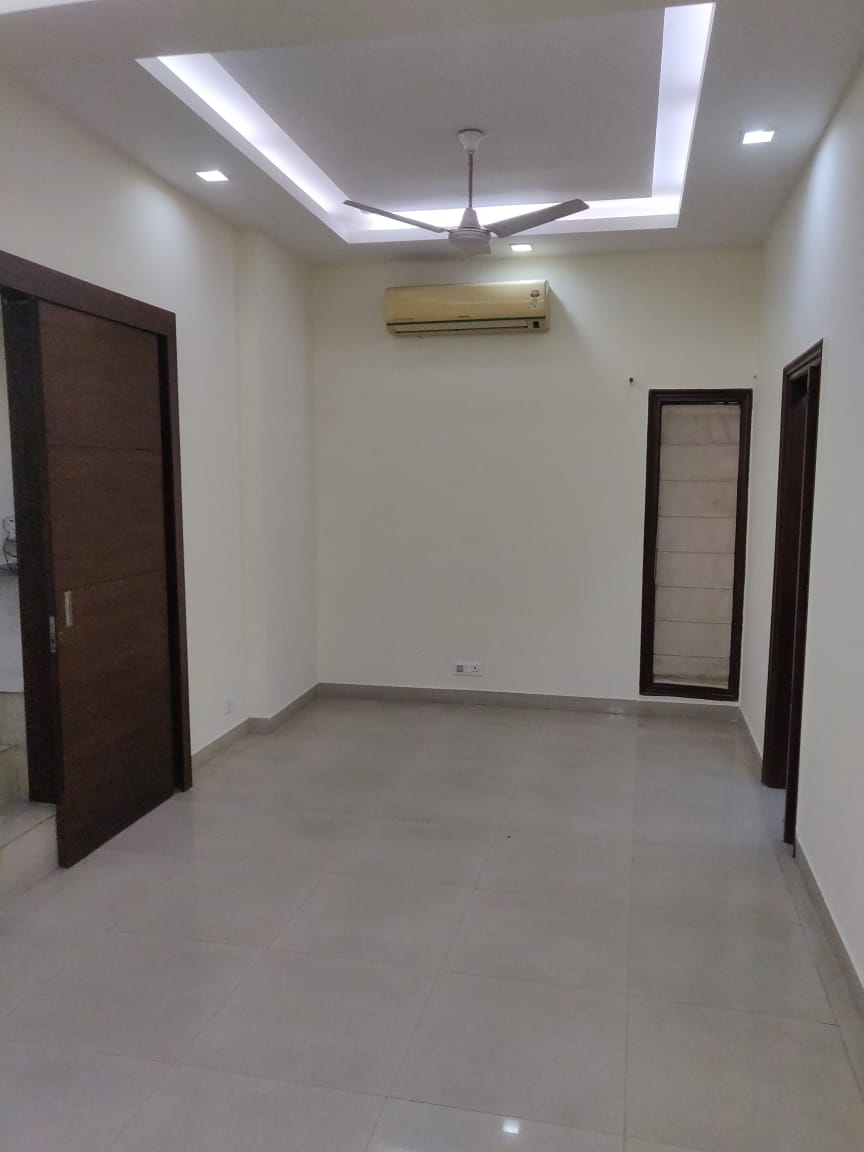 2 BHK Builder Floor For Sale in Lajpat Nagar 4