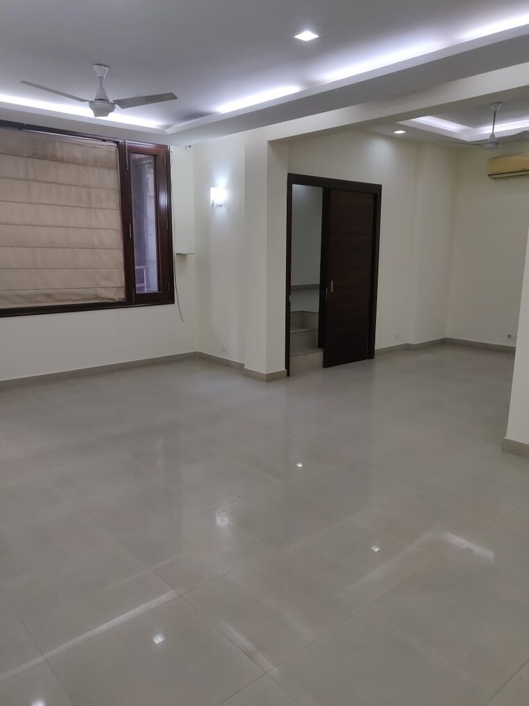 Room, lajpat nagar 4 2 Bedroom 900 Sq.Ft. Builder Floor In Lajpat Nagar 4 Delhi 8859932