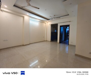 Room in 3 BHK Builder Floor at Chattarpur – for Rent