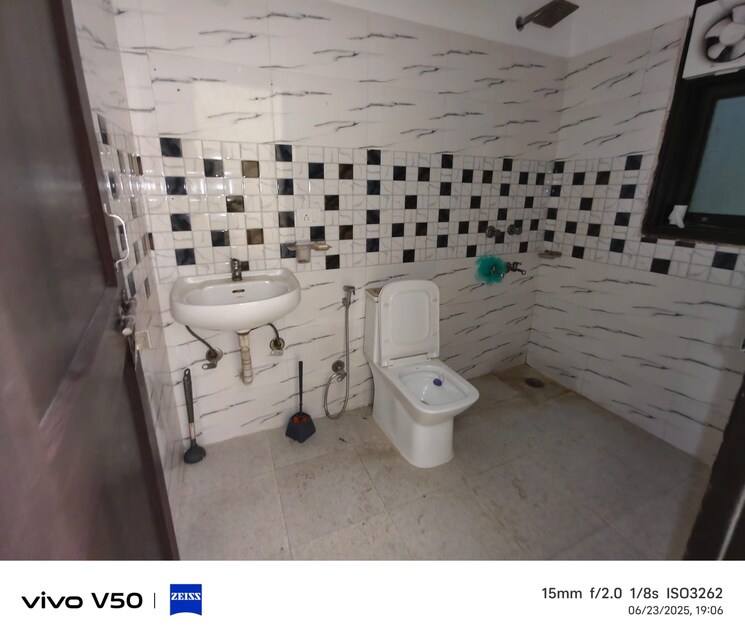 Bathroom, chattarpur 3 Bedroom 900 Sq.Ft. Builder Floor In Chattarpur Delhi 8859929