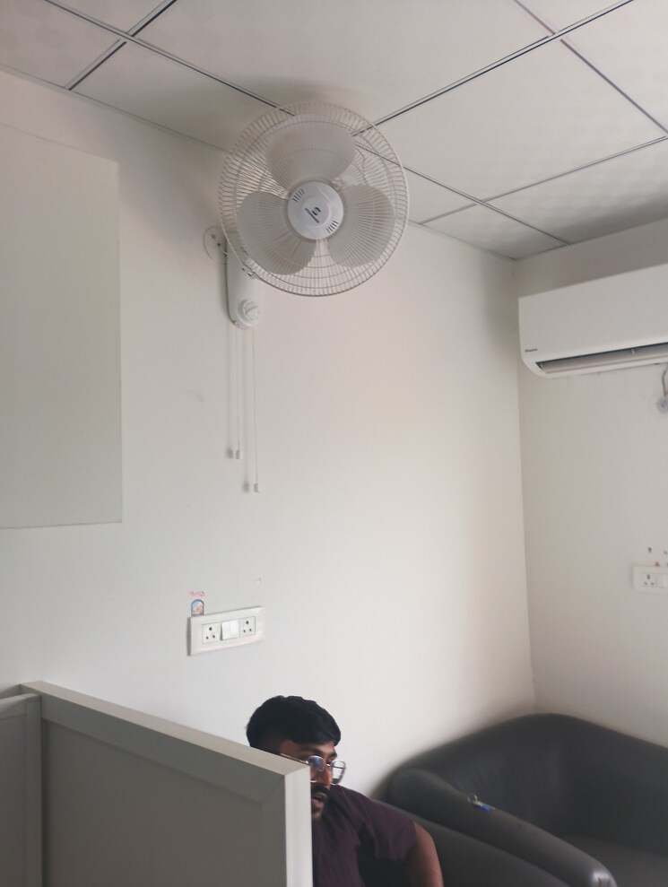 undefined, vipul-plaza-faridabad Commercial Office Space 496 Sq.Ft. In Sector 81 Faridabad 8860065