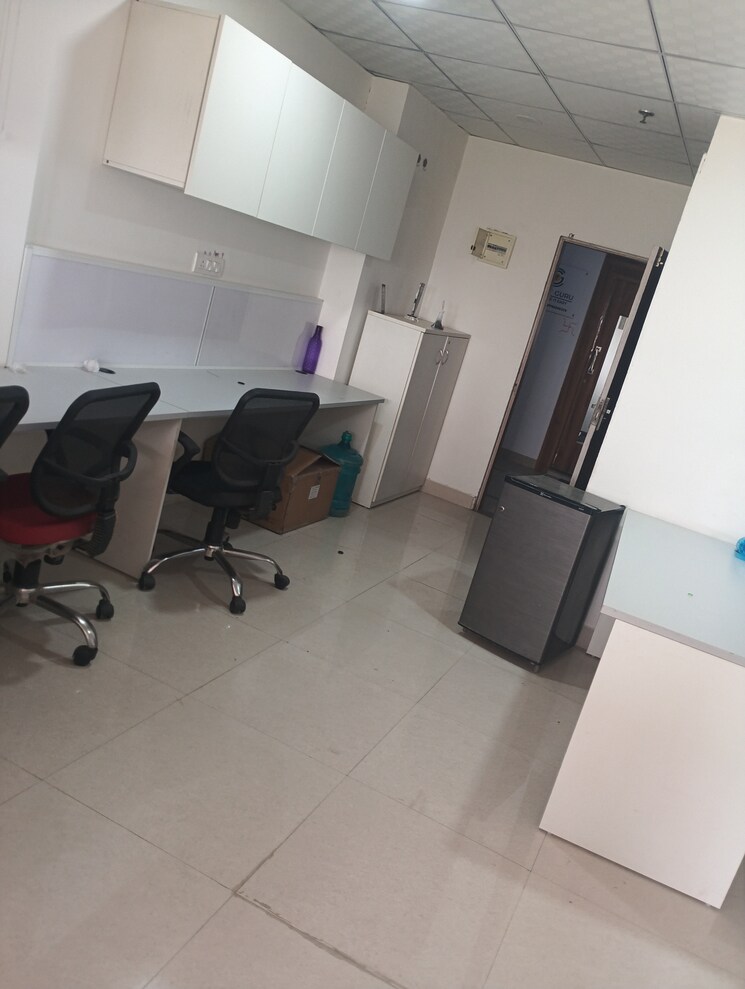 Team Area, vipul-plaza-faridabad Commercial Office Space 496 Sq.Ft. In Sector 81 Faridabad 8860065