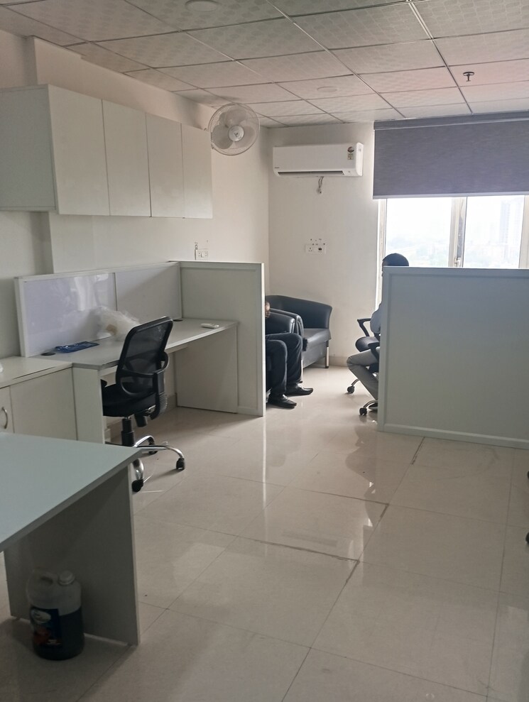 Team Area, vipul-plaza-faridabad Commercial Office Space 496 Sq.Ft. In Sector 81 Faridabad 8860065
