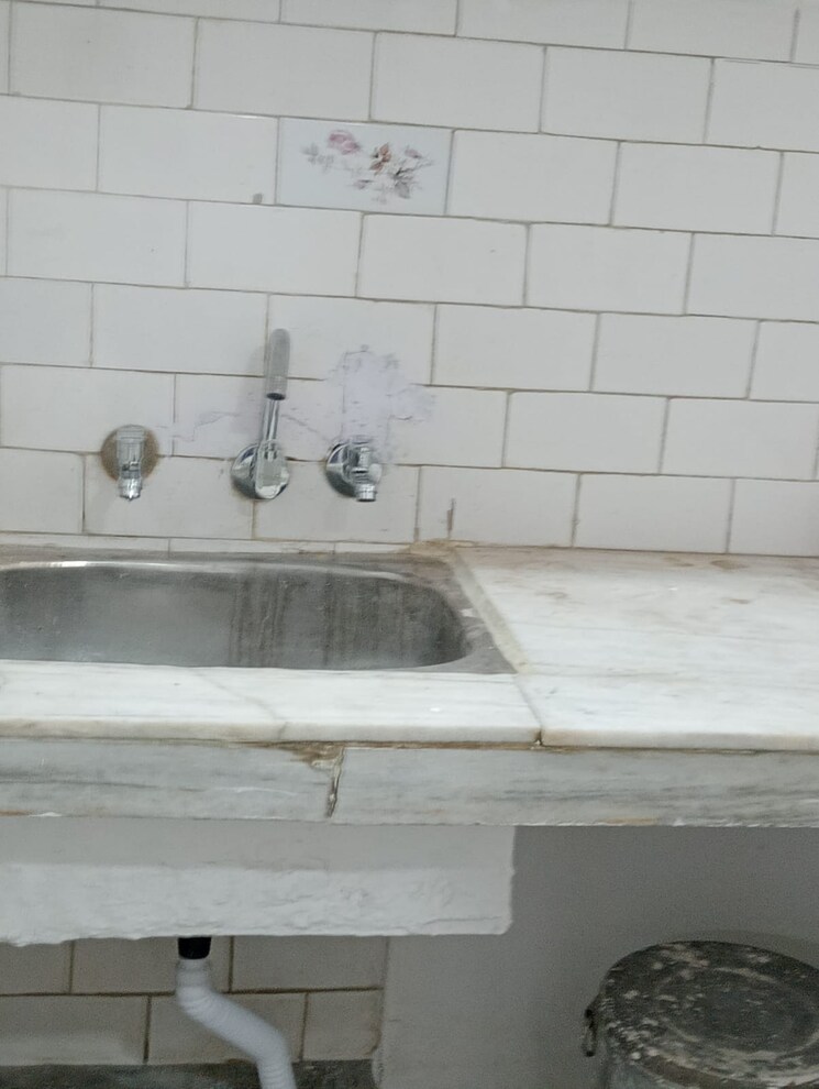 Bathroom, aali village 1 RK 300 Sq.Ft. Builder Floor In Aali Village Delhi 8860045