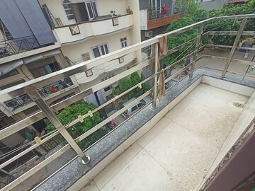 Room in  Pg at Sushant Lok I – for Rent