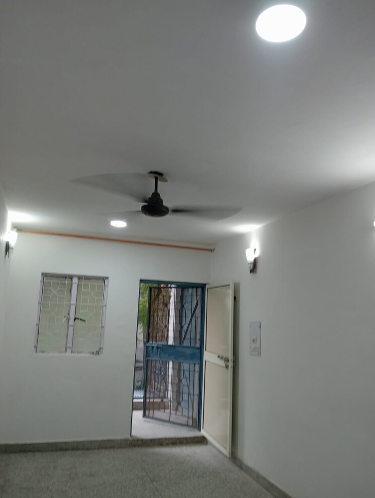 Room, aali village 1 RK 300 Sq.Ft. Builder Floor In Aali Village Delhi 8860045