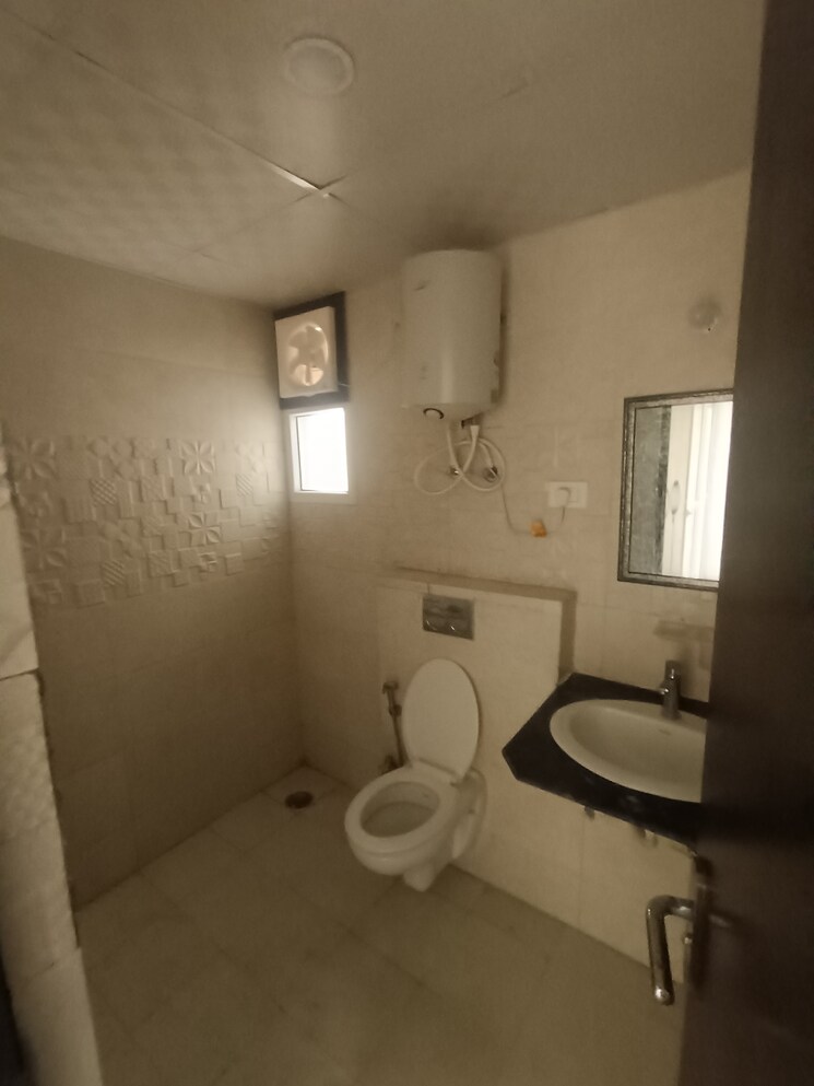 Bathroom, supertech-the-romano 2 Bedroom 1260 Sq.Ft. Apartment In Sector 118 Noida 8860051