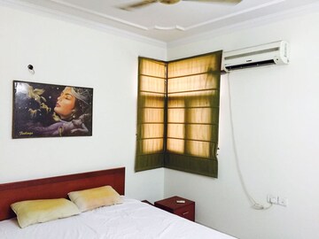 Room in 3 BHK Apartment at Sector 22 Dwarka – for Rent