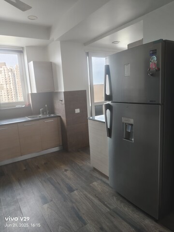 Room in 3 BHK Apartment at Unitech Harmony, Sector 50 – for Rent