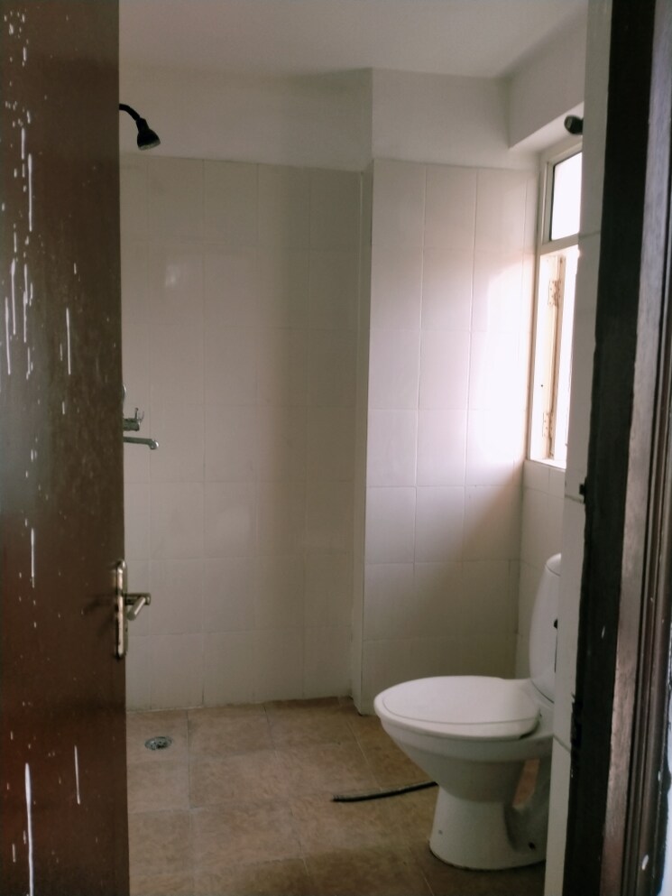 Bathroom, today-ridge-residency 3 Bedroom 865 Sq.Ft. Apartment In Sector 135 Noida 8860084