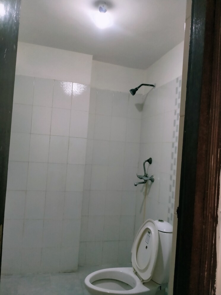 Bathroom, today-ridge-residency 3 Bedroom 865 Sq.Ft. Apartment In Sector 135 Noida 8860084