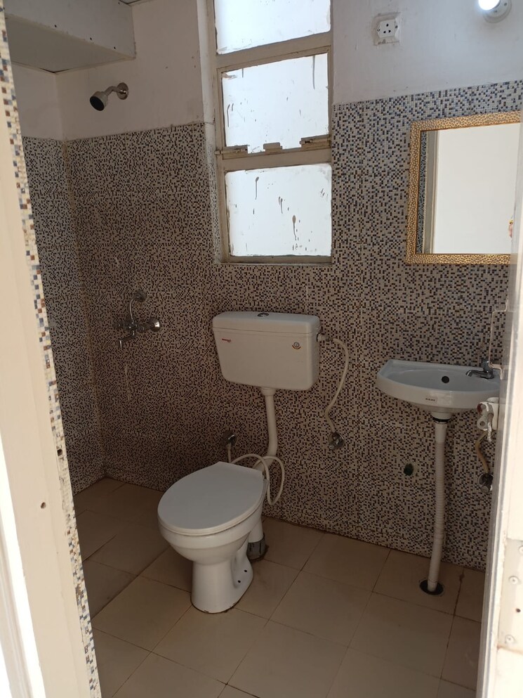 Bathroom, breez-global-heights 2 Bedroom 700 Sq.Ft. Apartment In Sohna Sector 33 Gurgaon 8860093