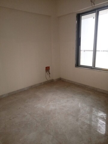Room in 3 BHK Apartment at Kandivali West – for Sale