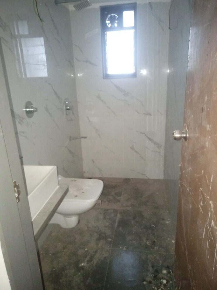 Bathroom, kandivali west 3 Bedroom 1050 Sq.Ft. Apartment In Kandivali West Mumbai 8860104