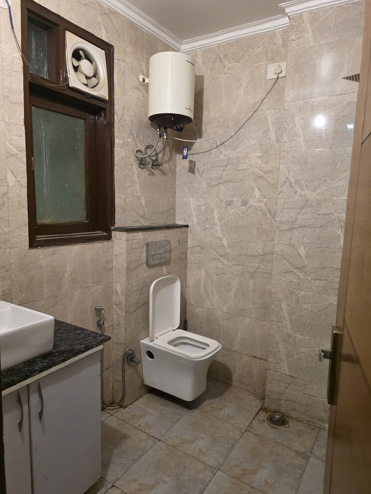 Bathroom, chattarpur 3 Bedroom 1125 Sq.Ft. Builder Floor In Chattarpur Delhi 8860103